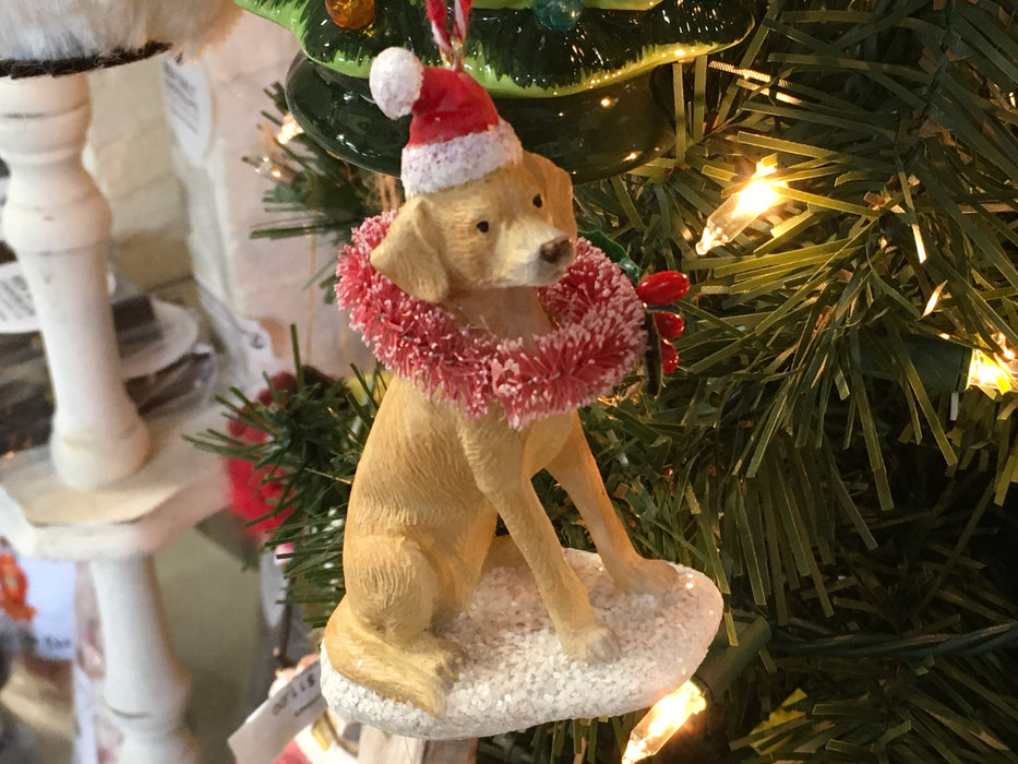 XS9485 Resin Dog ornament with bottle brush tree