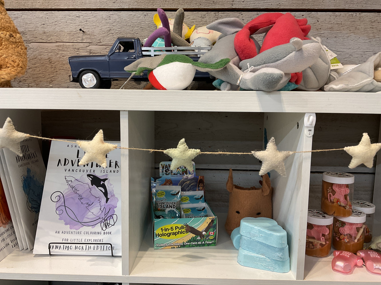 8106 Wool Star Garland