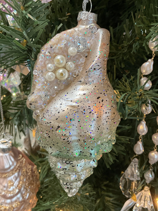 0043 Glass Conch Shell Ornament