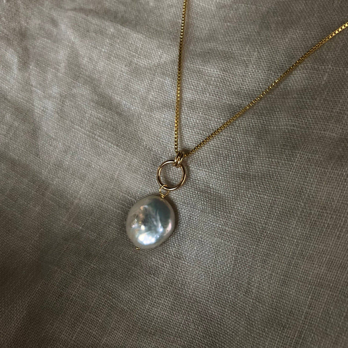 Mina Necklace | Pearl & Gold