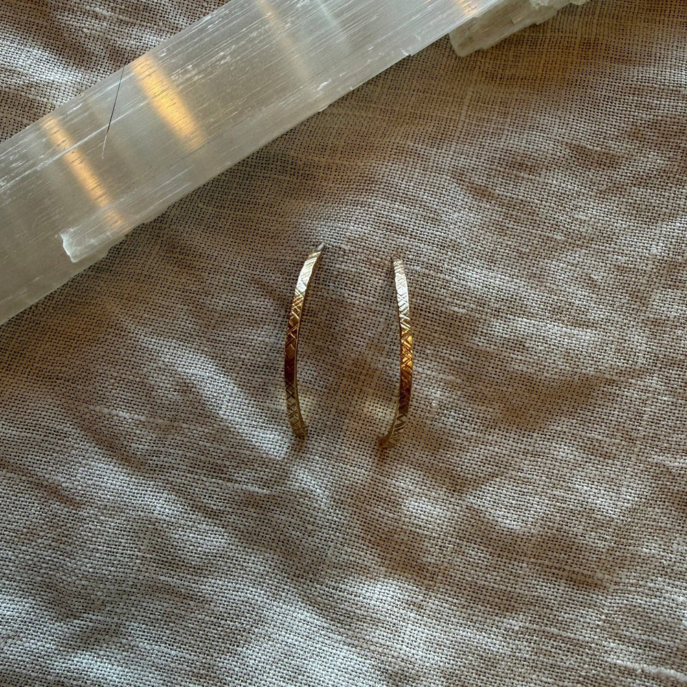 Bay Half Hoops | Gold
