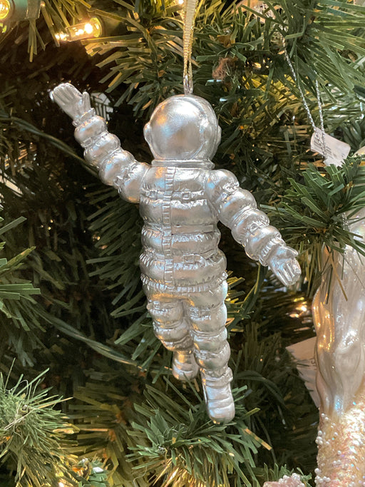 9740 Astronaut/Planet