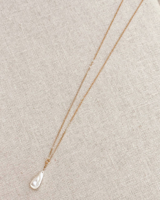 Teardrop Mother of Pearl Pendant Necklace