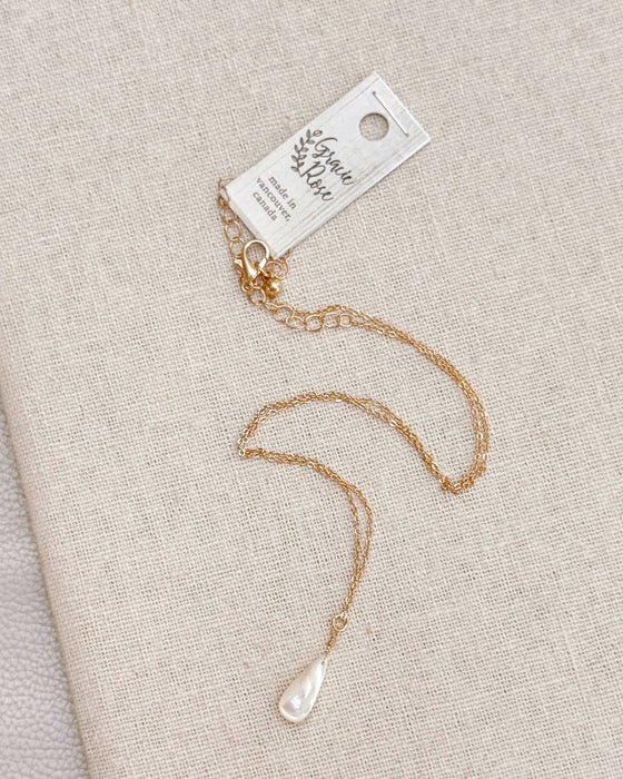 Teardrop Mother of Pearl Pendant Necklace