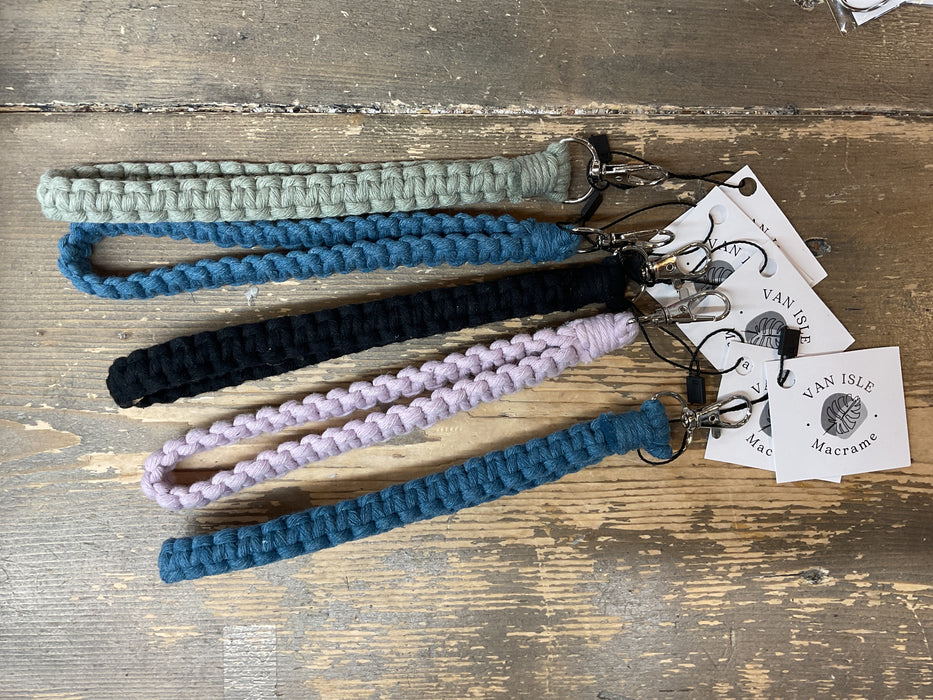 Macrame wristlet keychain