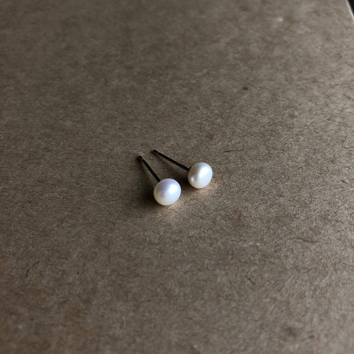 Pearl Studs | Cream