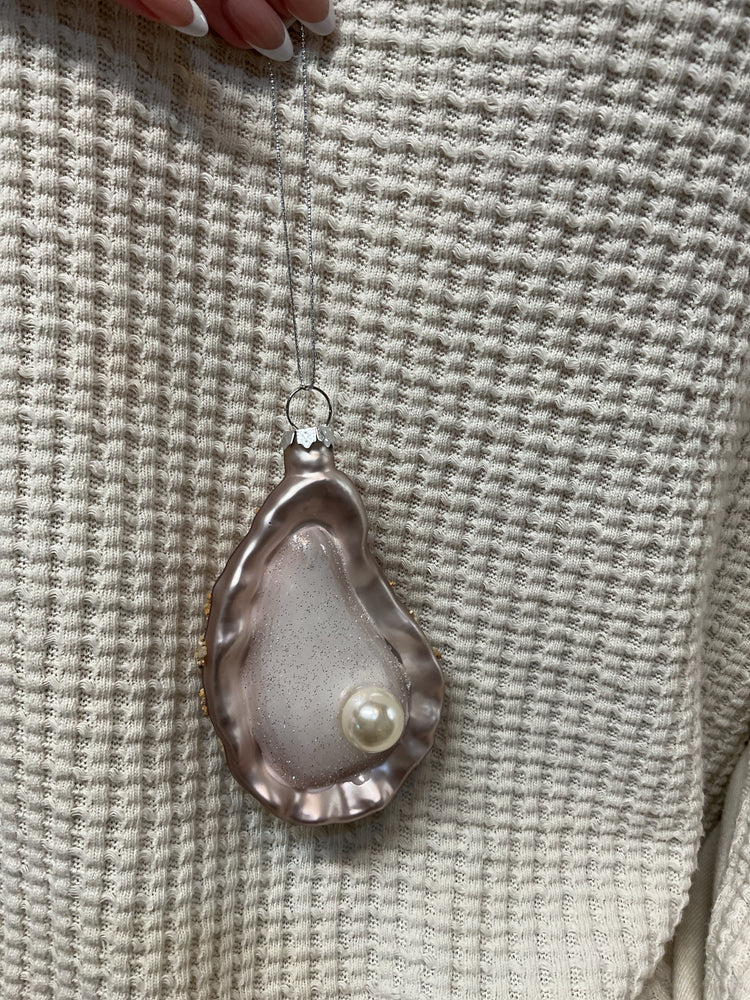 0037 Glass Oyster shell Ornament