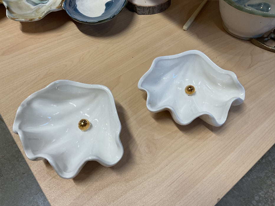 Shell Dish with Pearl