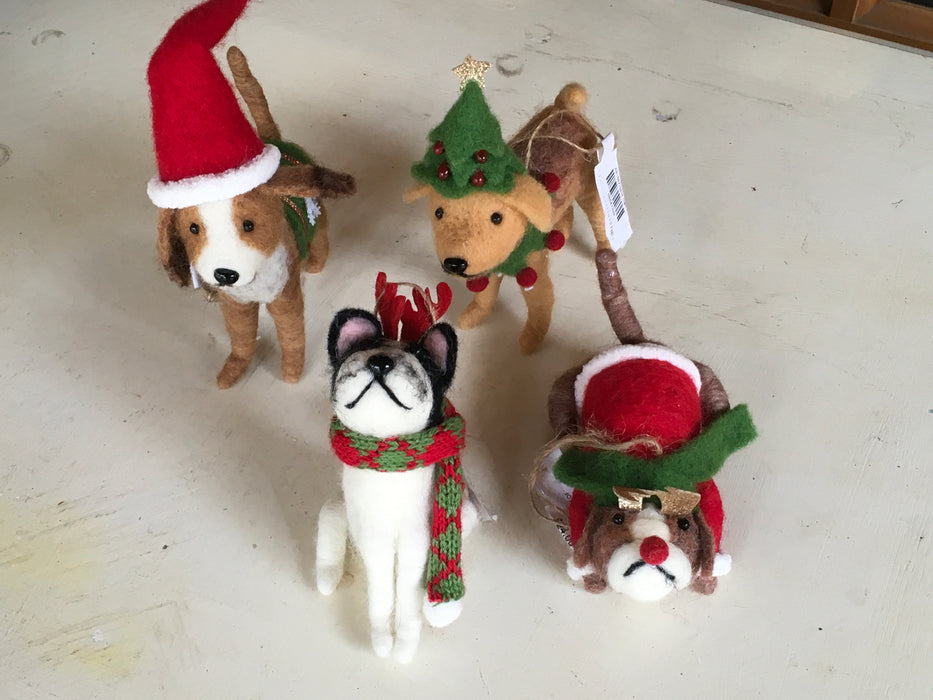 XS1567Hand made wool felt holiday dog