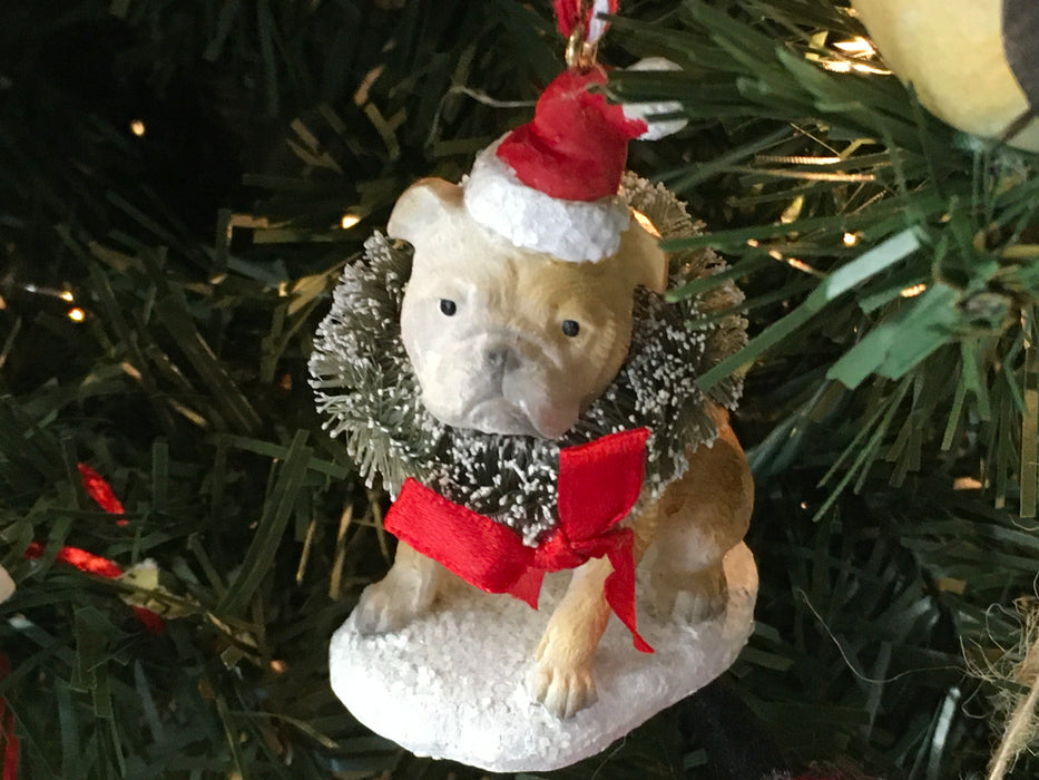 XS9485 Resin Dog ornament with bottle brush tree