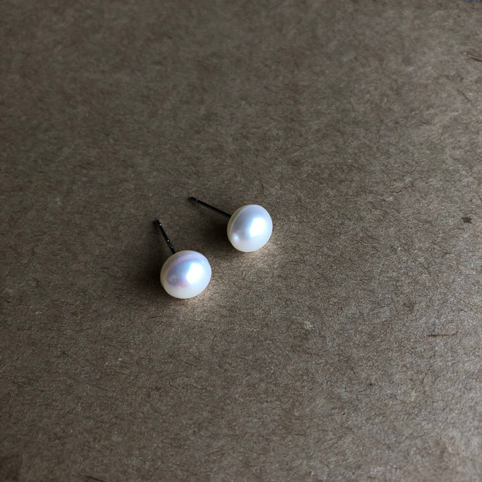 Pearl Studs | Cream