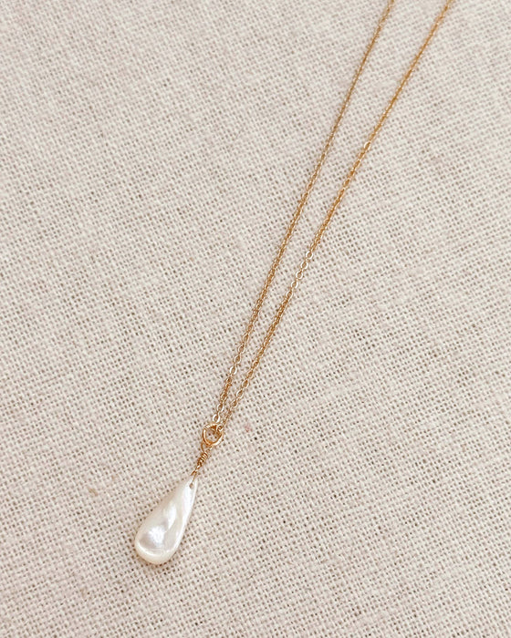 Teardrop Mother of Pearl Pendant Necklace