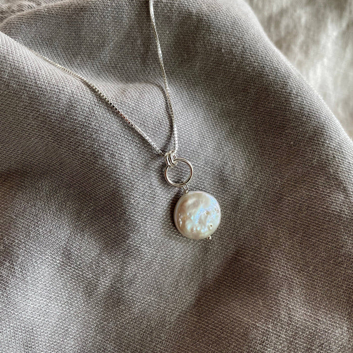 Mina Necklace | Pearl & Silver