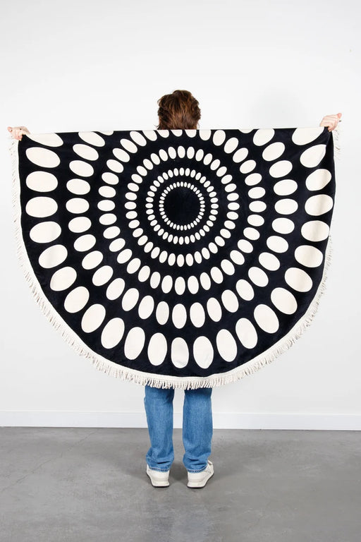 Axel Velour Round Towel