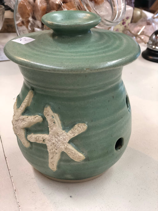 Pottery garlic keeper