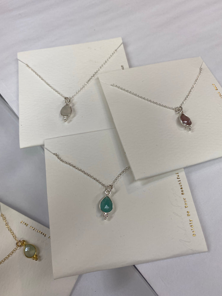 Rise gemstone small necklaces
